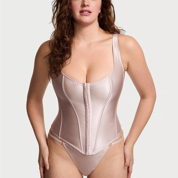 Victoria's Secret Other - VERY SEXY
Classic Silk Corset Set